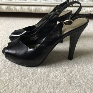 Nine West Black Leather Sling Back Pumps